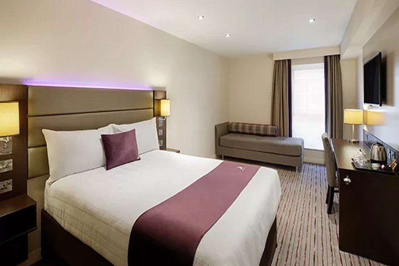 Premier Inn Manchester West Didsbury Exterior photo