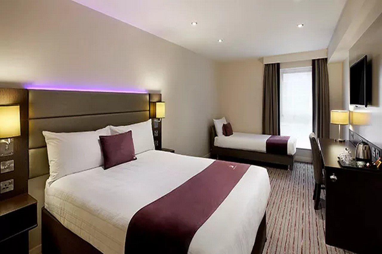 Premier Inn Manchester West Didsbury Exterior photo